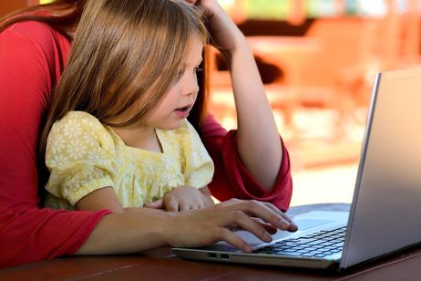 How to Pay for Community College as a Single Parent How to Pay for Community College as a Single Parent