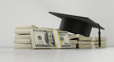 10 Essential Money Management Tips for Community College Students 10 Essential Money Management Tips for Community College Students