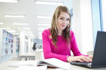 Pros and Cons of an Online Education: Is it Right for You?