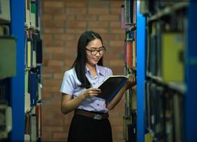 As Four-Year Colleges Enter Short-Term Training, Should You Still Choose a Community College?