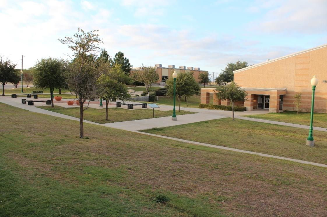 Southwest College for the Deaf Photo - SWCID Campus - Pedestrian plaza.